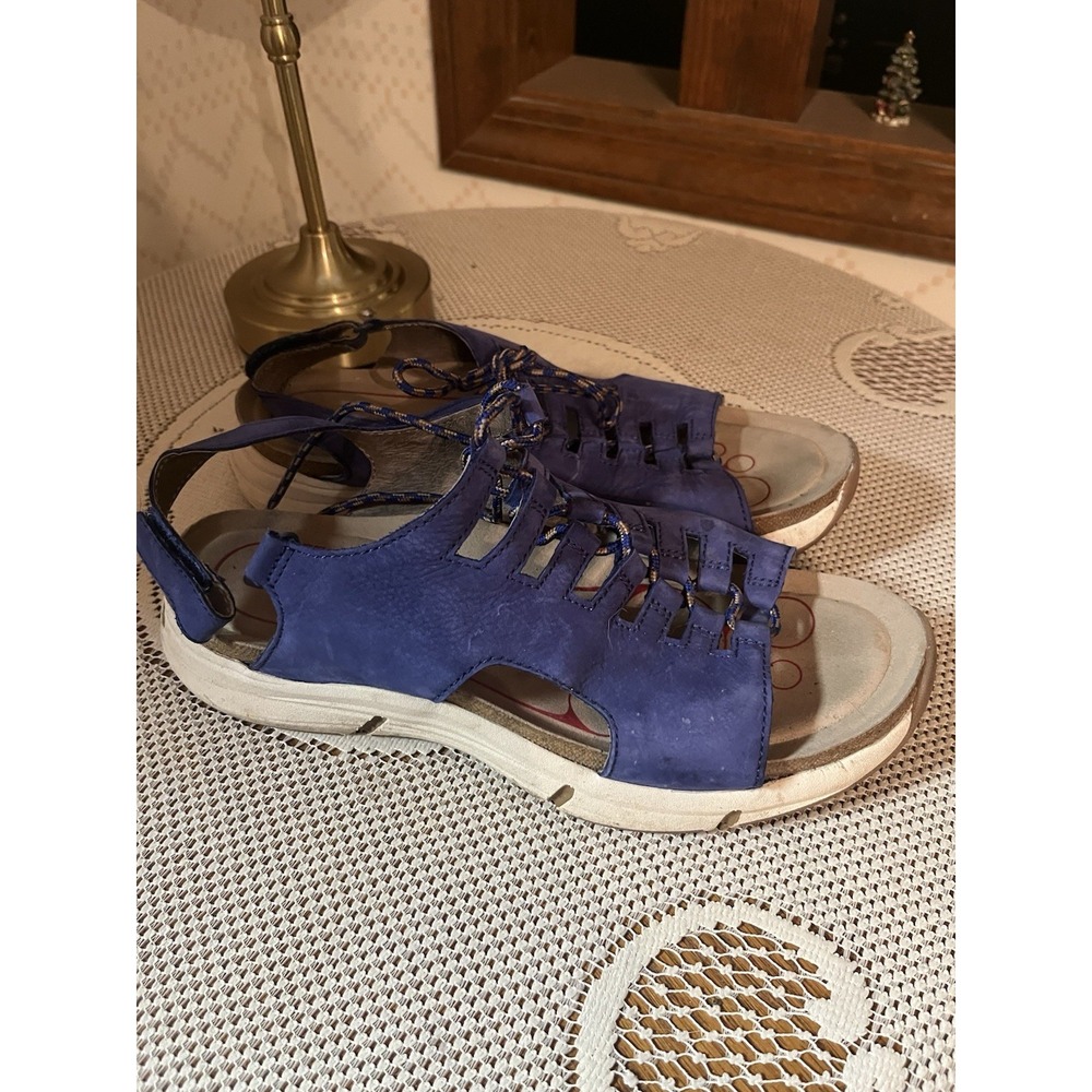 Bionica Blue Leather Ormond All-Terrain Ghille Wedged Sandals Size 10M Women's